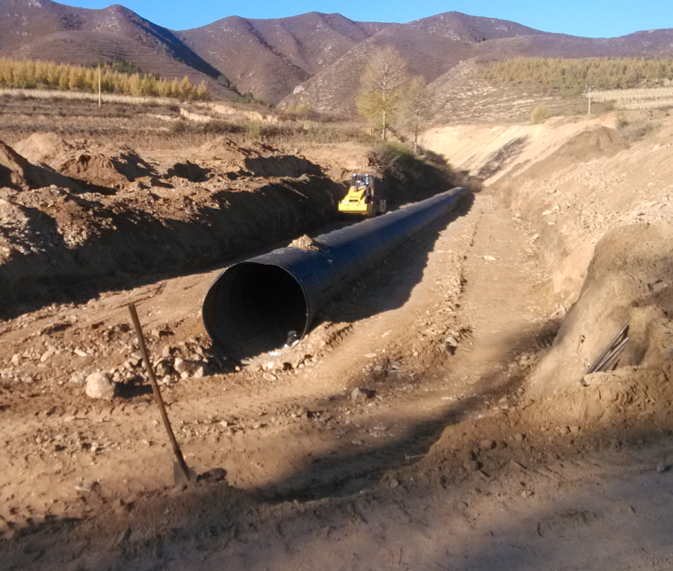 Corrugated steel drainage culvert
