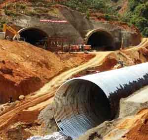 ​Sichuan Panzhihua to Dali highway Baoding tunnel entrance
